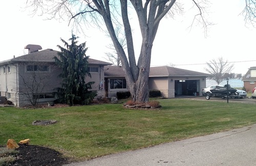 Lakeview House | Waterfront 5 Bedroom Lakehouse with Private Dock on Indian Lake