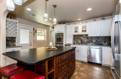Kingsland House | Waterfront 5 BR w/Hot Tub Sleeps 13!