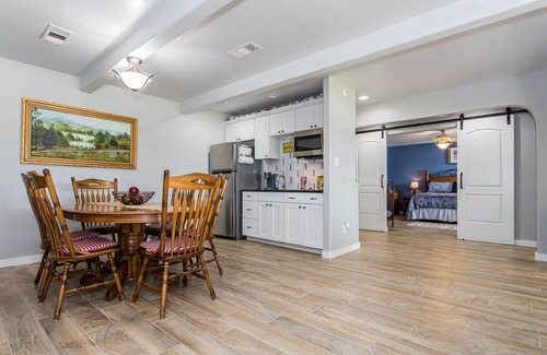 Kingsland House | Waterfront 5 BR w/Hot Tub Sleeps 13!