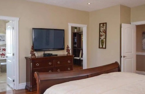 Carrying Place House | Waterfront and Waterviews , Luxurious Bungalow House On Lake Ontario...
