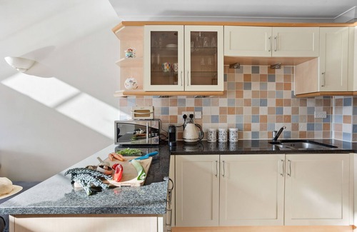 Kingsbridge Apartment | Waterfront apartment with lovely views in Kingsbridge