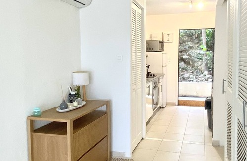 Cul de Sac Apartment | Waterfront apartment, Mont-Vernon 1