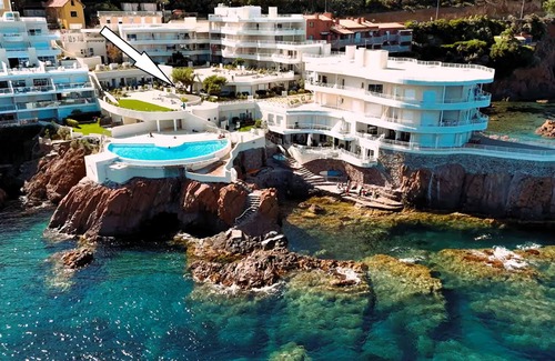 Le Trayas Apartment | WATERFRONT, APT. 55m² SEA VIEW + SOUTH TERRACE-GARDEN of 45m² + SWIMMING POOL