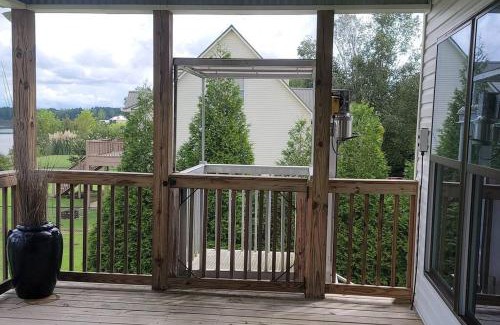 Elrod House | Waterfront Bama Getaway-20 min to UA