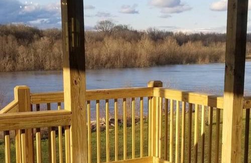 Elrod House | Waterfront Bama Getaway-20 min to UA