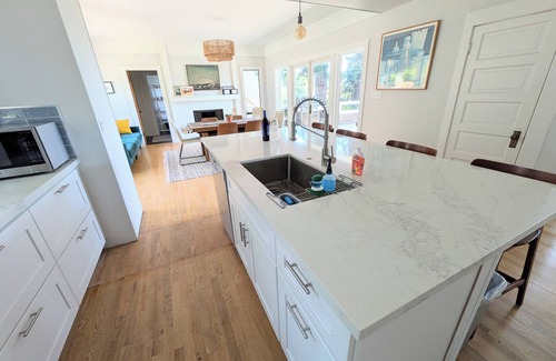 Point Richmond House | Waterfront Bay VIEWS, VIEWS, VIEWS! Spacious retreat, SF, Napa, UCB!