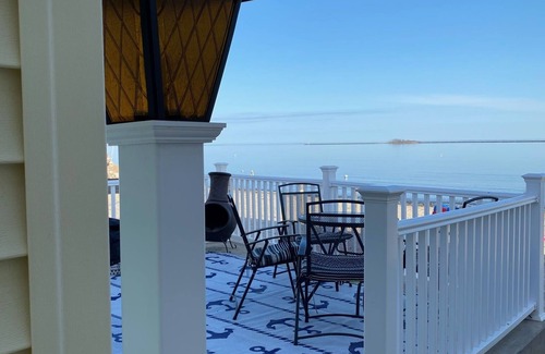 Clinton House | Waterfront Beach House