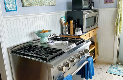 Northport House | Waterfront Beautiful Fun Beach House Sunsets Inspiring Peaceful 1hr NYC Wow