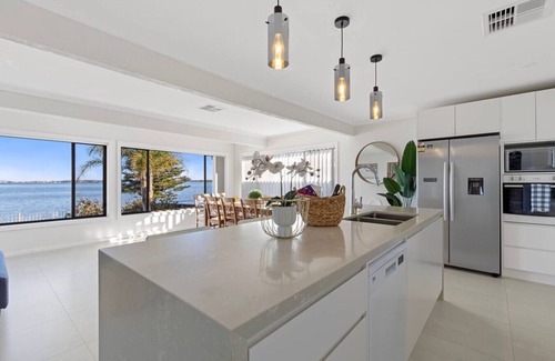 Buff Point House | Waterfront Bliss | Stunning Views + Kayaks