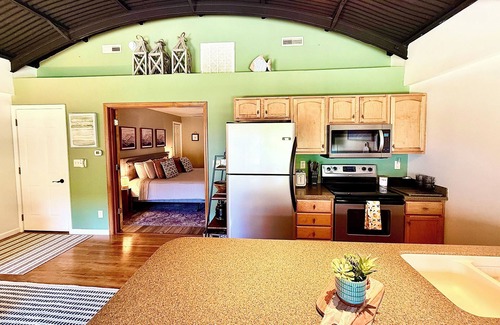 Sandusky House | Waterfront Boathouse Getaway 5 Min. Cedar Point!