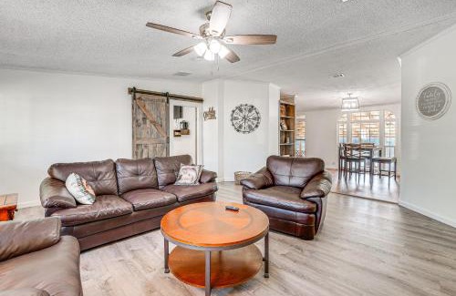 Negreet House | Waterfront Busters Place on Hickory with Fire Pit
