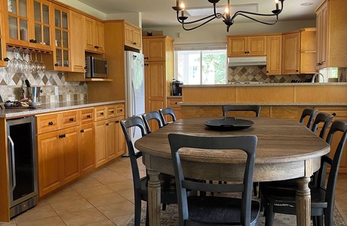 Harrison Hot Springs House | Waterfront Harrison Lake Retreat