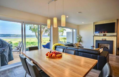 Ste Anne de Beaupre House | Waterfront view - Phenicia House
