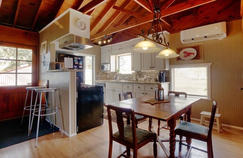 Freeport House | Waterfront Cabin On Bastrop Bayou With A Lighted Fishing Pier