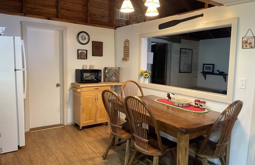 Dexter Cabin | Waterfront Cabin on Quiet Lake