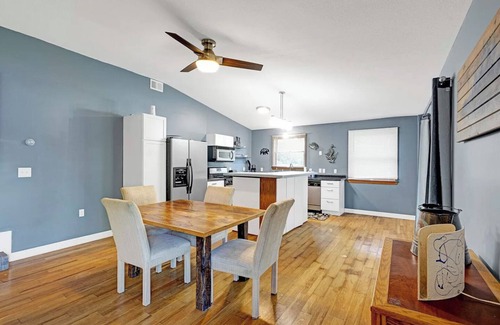 Siren Cabin | Waterfront Cabin, Siren, Clear Lake, Huge rec room, Additional unit downstairs