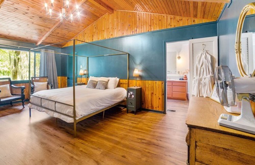 Karnack Cabin | Waterfront cabin w/ private dock & 2 kayaks | Kid friendly w/ many amenities