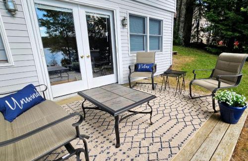 Belgrade House | Waterfront Cabin with Dock, Kayaks & Sunset Views on Great Pond in Belgrade, Maine