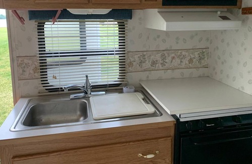 Quinte West House | Waterfront Camper!