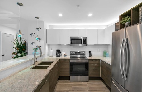 Merritt Island Condo | Waterfront Captains Stateroom