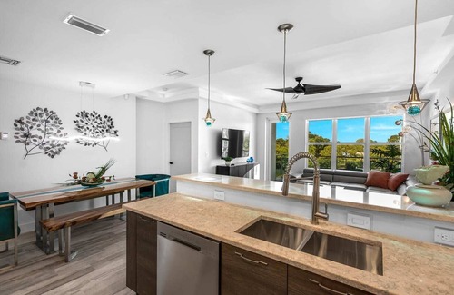Merritt Island Condo | Waterfront Captain's Stateroom