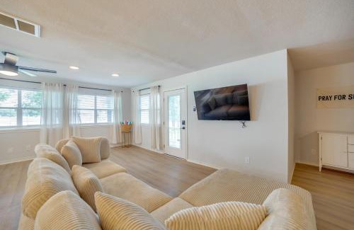 Seven Points House | Waterfront Cedar Creek Lake Gem Near Marina!