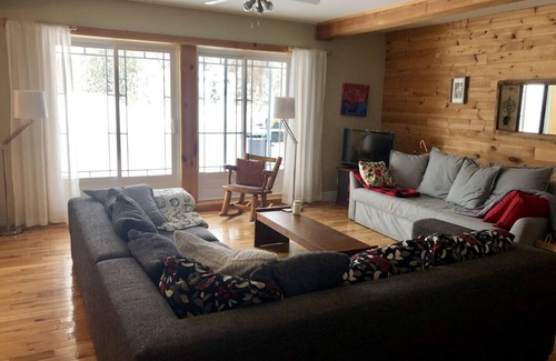 Val David Ski Chalet | Waterfront chalet - Lake La Sapiniere, Village Suisse Resort, heart of Val-David
