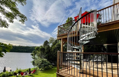Labelle Ski Chalet | Waterfront Chalet on Lake Labelle with 3 Bedrooms, Hot Tub and Private Dock