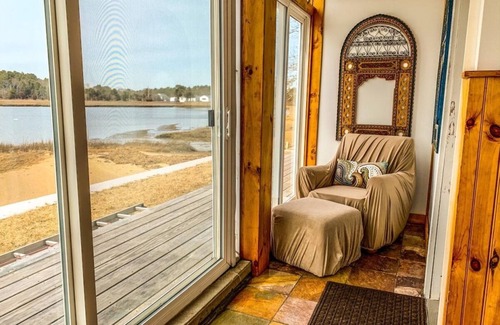 Onset Cottage | Waterfront comfy 2BD cottage w/direct access to private beach & amazing Bayview