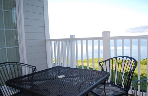 Greenport West Condo | Waterfront Condo C204 At The Cliffside Resort With Amazing Water & Sunset Views