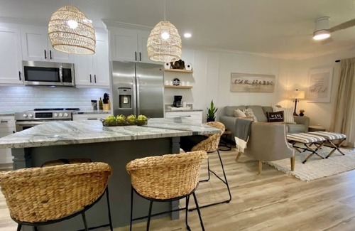 Apollo Beach Condo | Waterfront condo, gated, dock, lanai, newly remodeled, single story, 2 bd/2 ba.