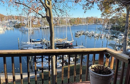 Eastport Condo | Waterfront condo in Eastport, ONLY available for the Legislative session