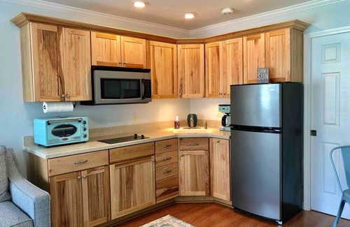 Conway Condo | Waterfront Condo on Crooked Lake | Sleeps 4