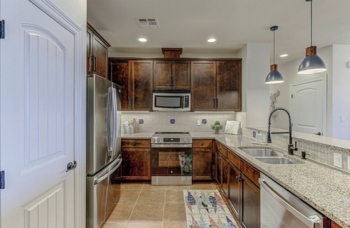 Horseshoe Bay Condo | Waterfront Condo on Lake LBJ with Pool & Views!