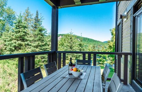 Lac Superieur Village House | Waterfront condo with magnificent view