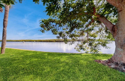 Ruskin Apartment | Waterfront condo with community beach, 2 heated pools, hot tub, pickleball, AC