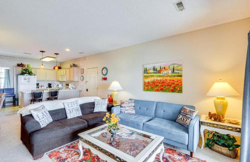 Village of Four Seasons Apartment | Waterfront Condo with Pool on Lake of the Ozarks