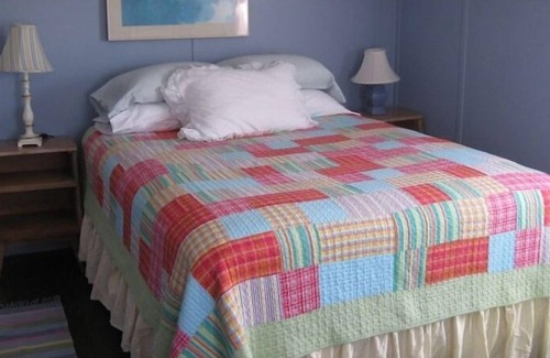 Silver Beach House | Waterfront Cottage surrounded by beach