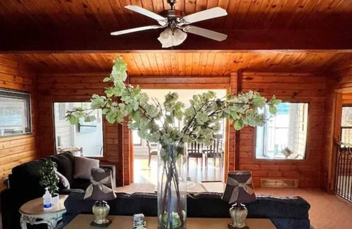 Selwyn Cottage | Waterfront Cottage close to city