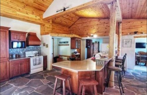 Lion's Head House | Waterfront Cottage in Lion's Head