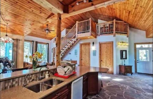 Lion's Head House | Waterfront Cottage in Lion's Head
