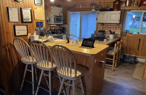 Grenell Cottage | Waterfront cottage on Grenell Island