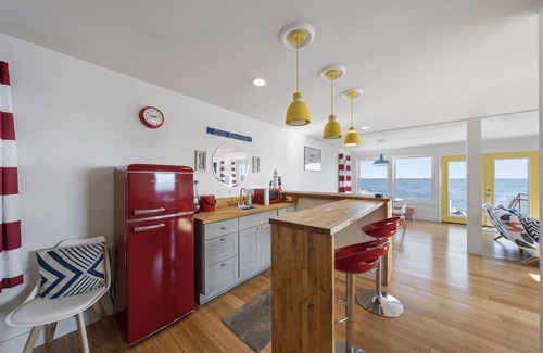 Huron Cottage | Waterfront Cottage on Lake Erie
