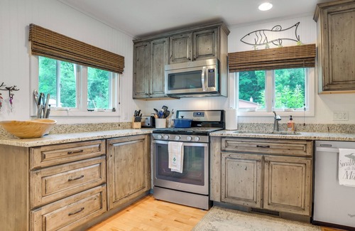Alanson Cottage | Waterfront Cottage w/Dock on Burt Lake!
