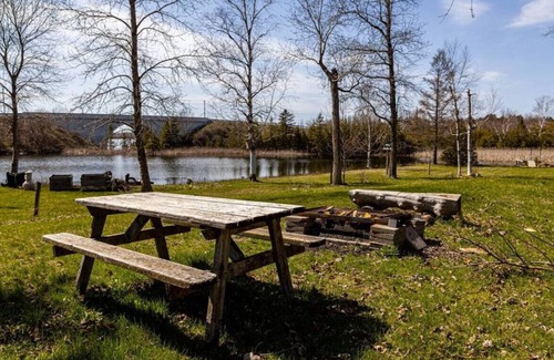 Kirkfield Cottage | Waterfront Cottage with Sunsets, BBQ and Yard