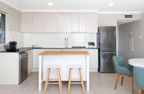 Sylvania Waters Apartment | Waterfront Courtyard Apartment