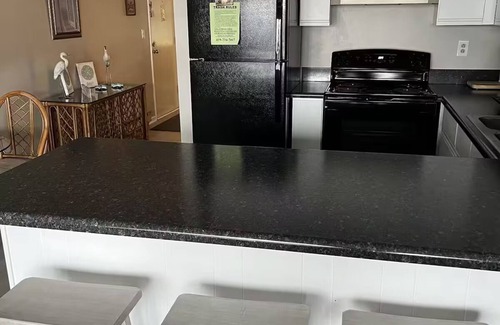 Port Clinton Condo | Waterfront cozy 1-bedroom condo with pool, hottub, AC in charming Port Clinton!