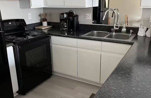 Port Clinton Condo | Waterfront cozy 1-bedroom condo with pool, hottub, AC in charming Port Clinton!