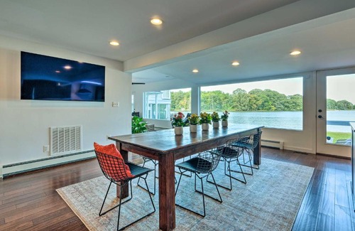 Deale Beach House | Waterfront Deale Home with Hot Tub and Bay Access