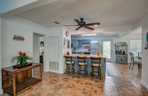 Fairhope House | Waterfront, Dock, Boat House, Lift, Sleeps 10, Lux